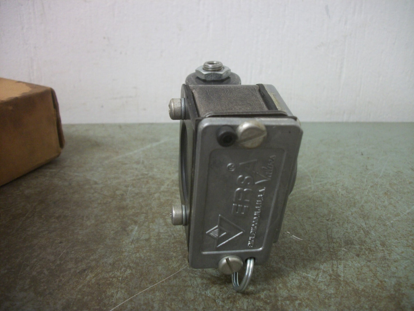 VERSA 4-WAY SOLENOID VALVE KSG-4312-K30-6K-JB1-3T-C-120V60 50-175PSI 7WATT NIB