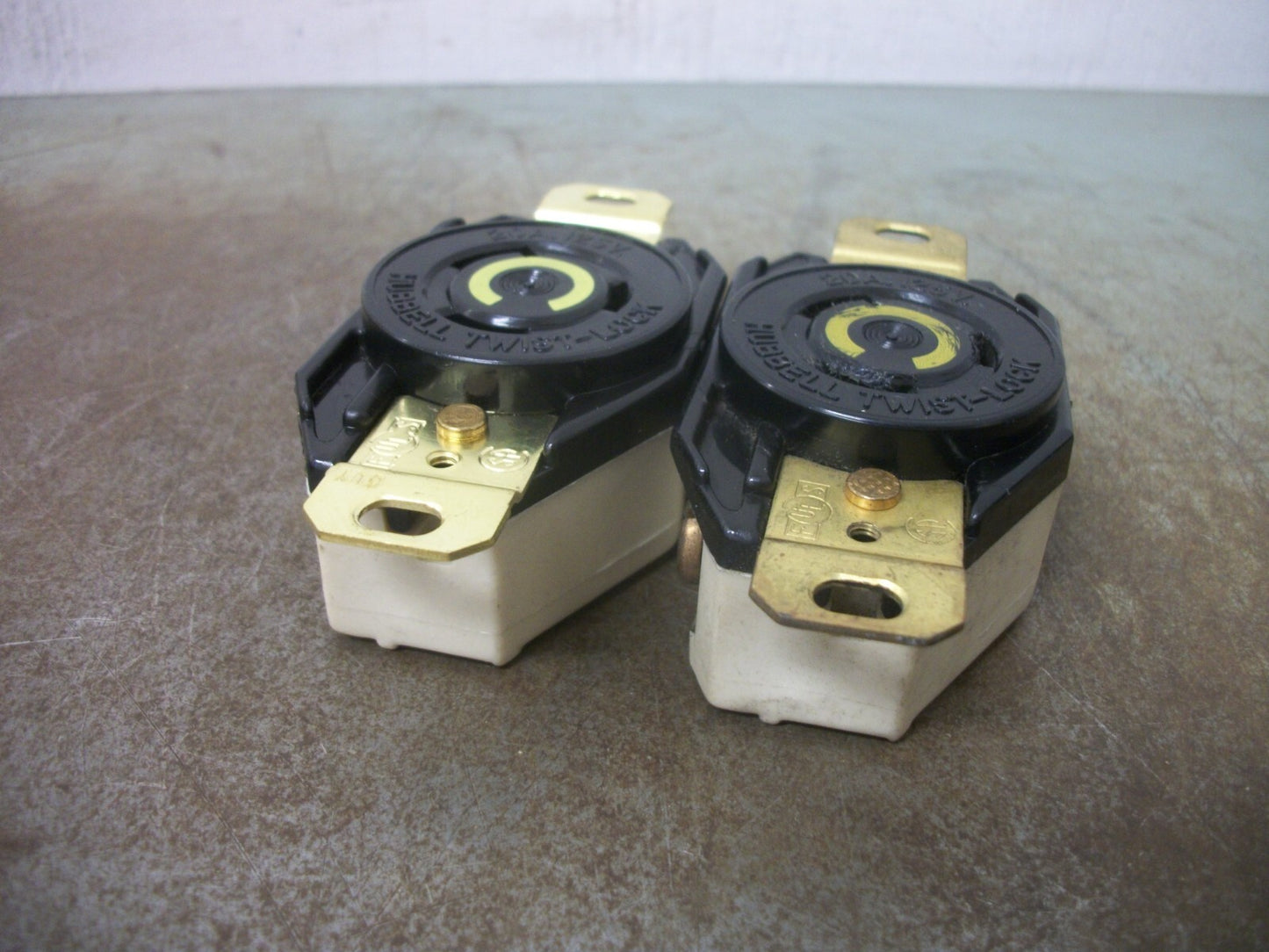 HUBBELL LOT OF 2 TWIST-LOCK RECEPTACLES HBL2310 20AMP 125VOLT 2P 3W GRND