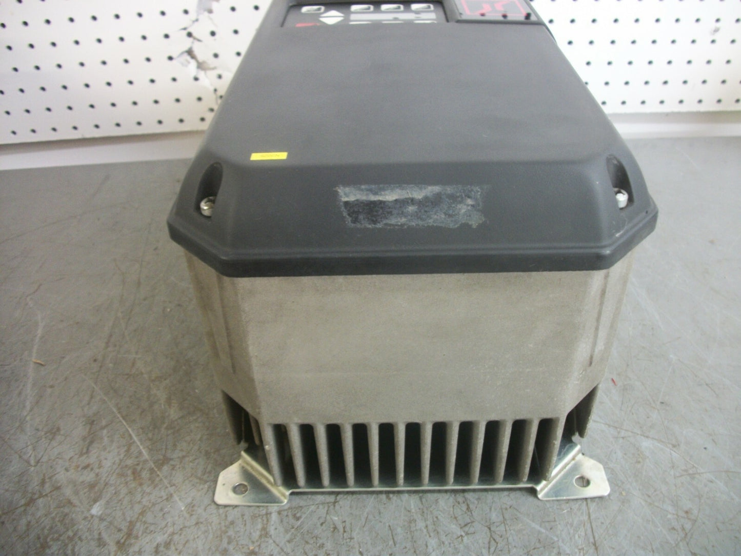 BERGES 8.25KW ELECTRONIC GmbH INVERTER DRIVE ACP6005-5CSLV 400VOLT 14.3AMP