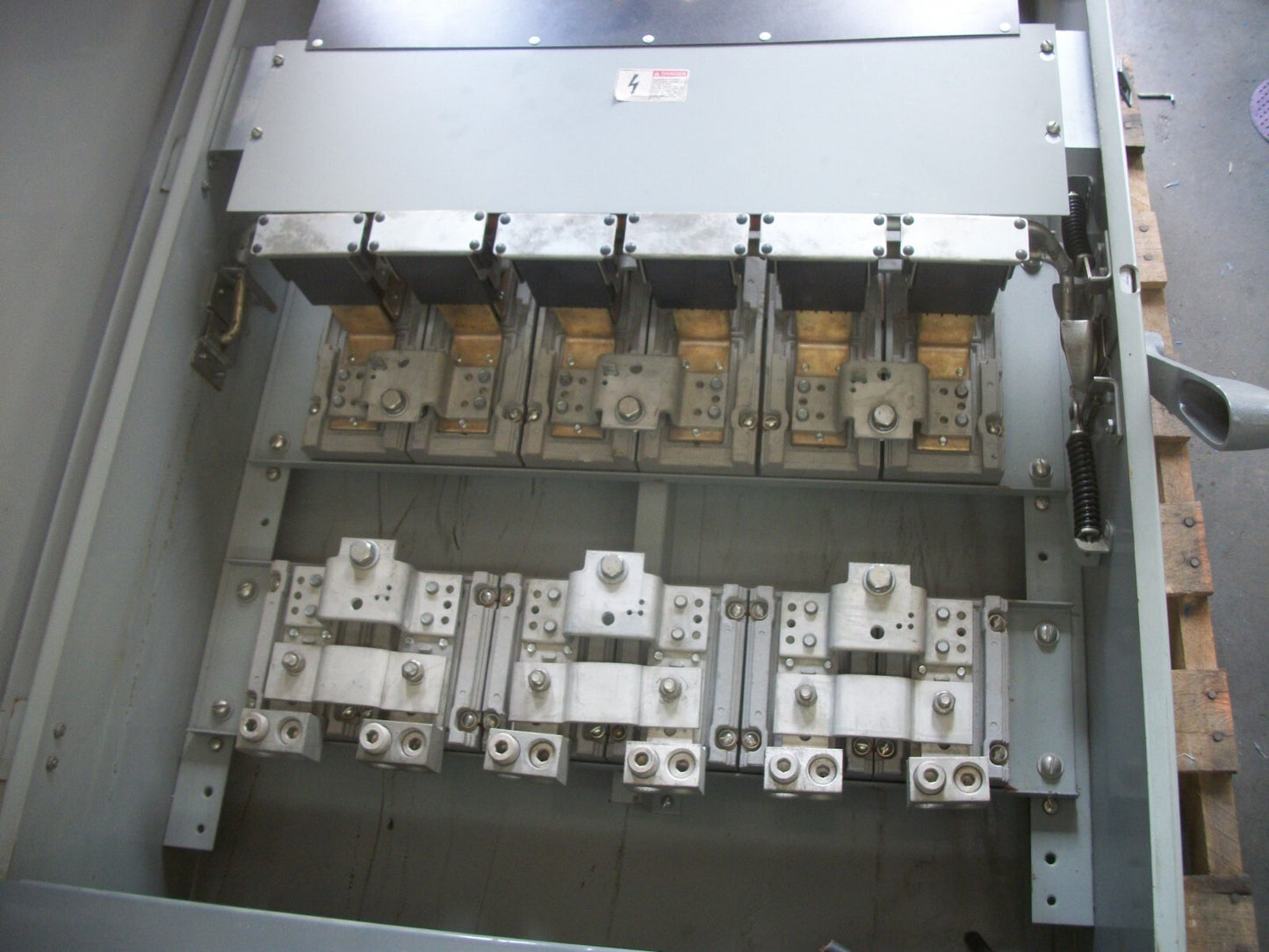 SIEMENS DISCONNECT TYPE 1 F357 800AMP 600VOLT 3POLE FUSIBLE REFURB