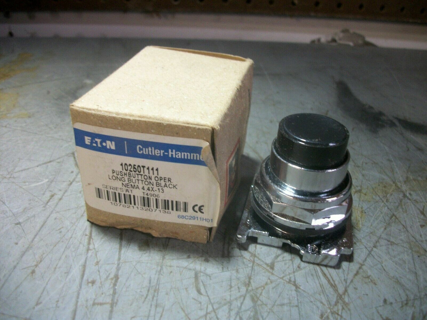 CUTLER-HAMMER BLACK EXTENDED PUSHBUTTON 10250T111 NIB