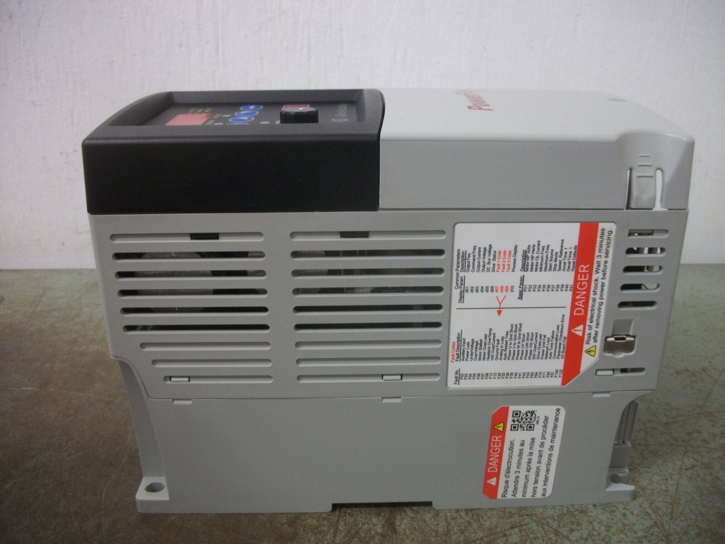 ALLEN-BRADLEY POWERFLEX 4 5HP AC DRIVE 22A-B017N104 230VOLT 3PH 17.5AMP