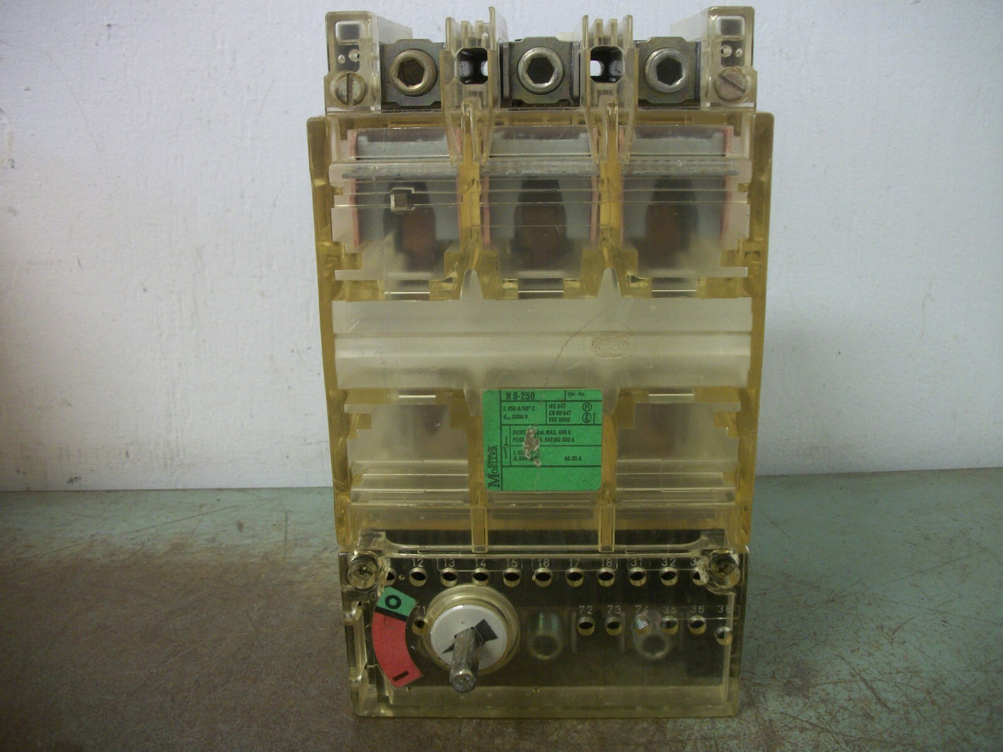 KLOCKNER-MOELLER CIRCUIT BREAKER N9-250 250AMP 600VOLT 3POLE