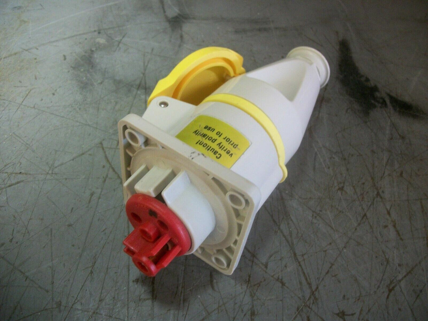 DANIEL WOODHEAD PIN & SLEEVE RECEPTACLE 320R4 20AMP 125VOLT 3W 2P NOB