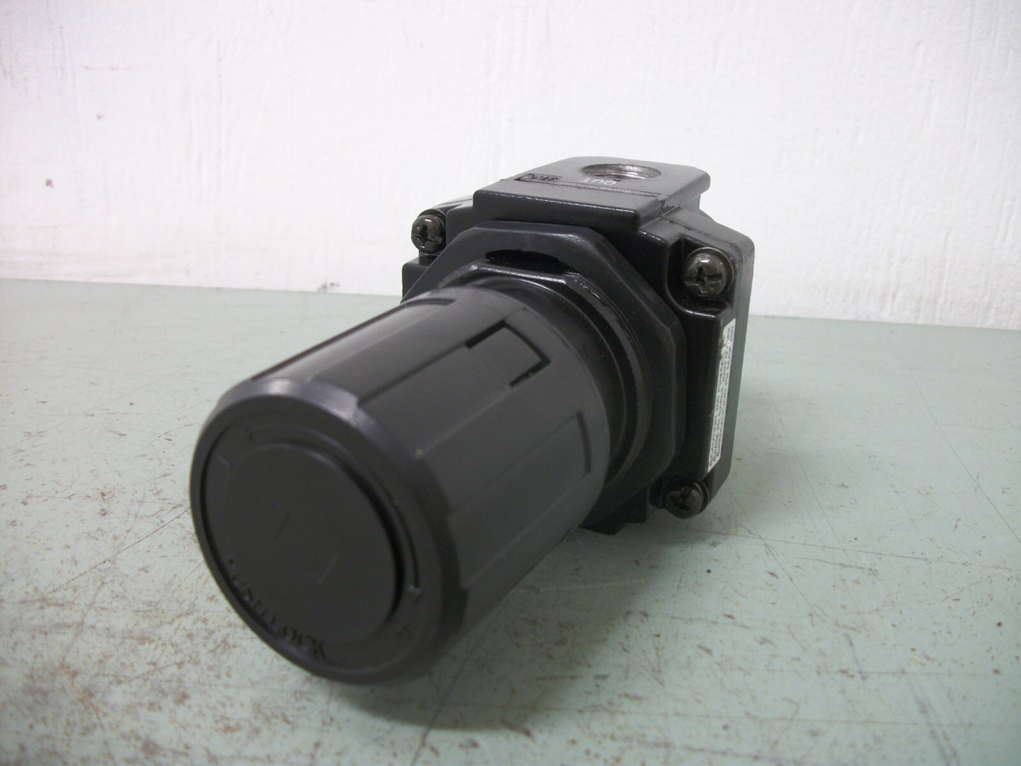 PUSHLOCK 1/4" NPT PNEUMATIC AIR REGULATOR VALVE 200PSI