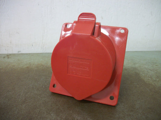 INTERPOWER PIN & SLEEVE CONNECTOR RECEPTACLE 84252300 32AMP 220-415VOLT 3P+N+GRN