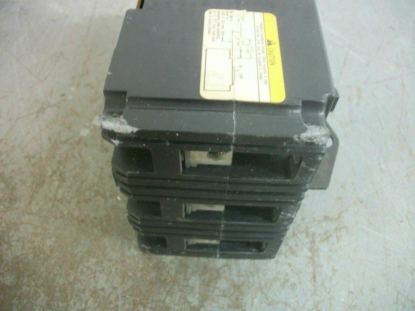 SQUARE D FAL CIRCUIT BREAKER FAL32015 15AMP 240VOLT 3POLE GRAY