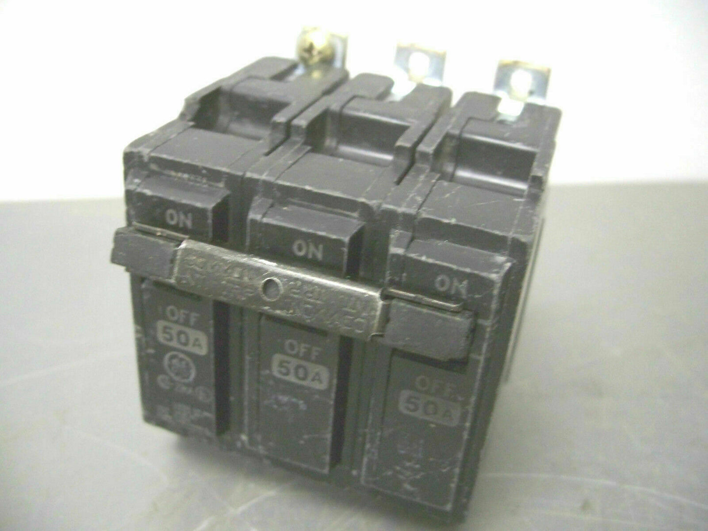 GE THHQB CIRCUIT BREAKER THHQB32050 50AMP 240VOLT 3POLE 22kA