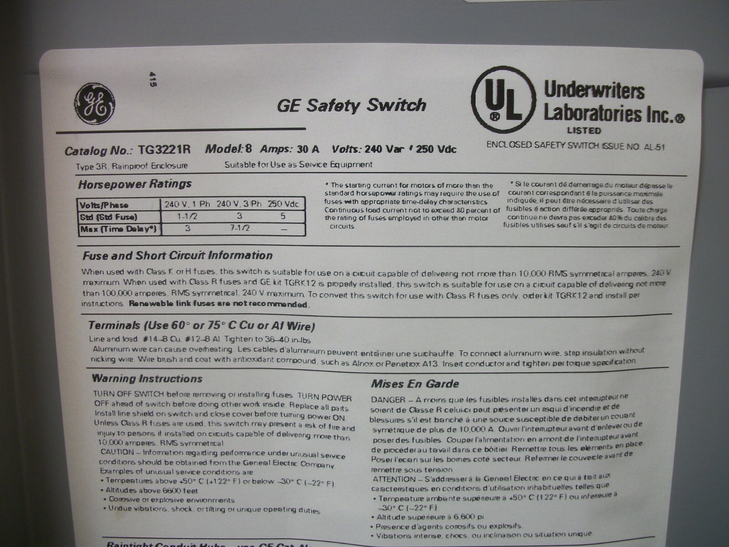 GE DISCONNECT TYPE 3R TG3221R 30AMP 240VOLT 2POLE FUSIBLE NOB