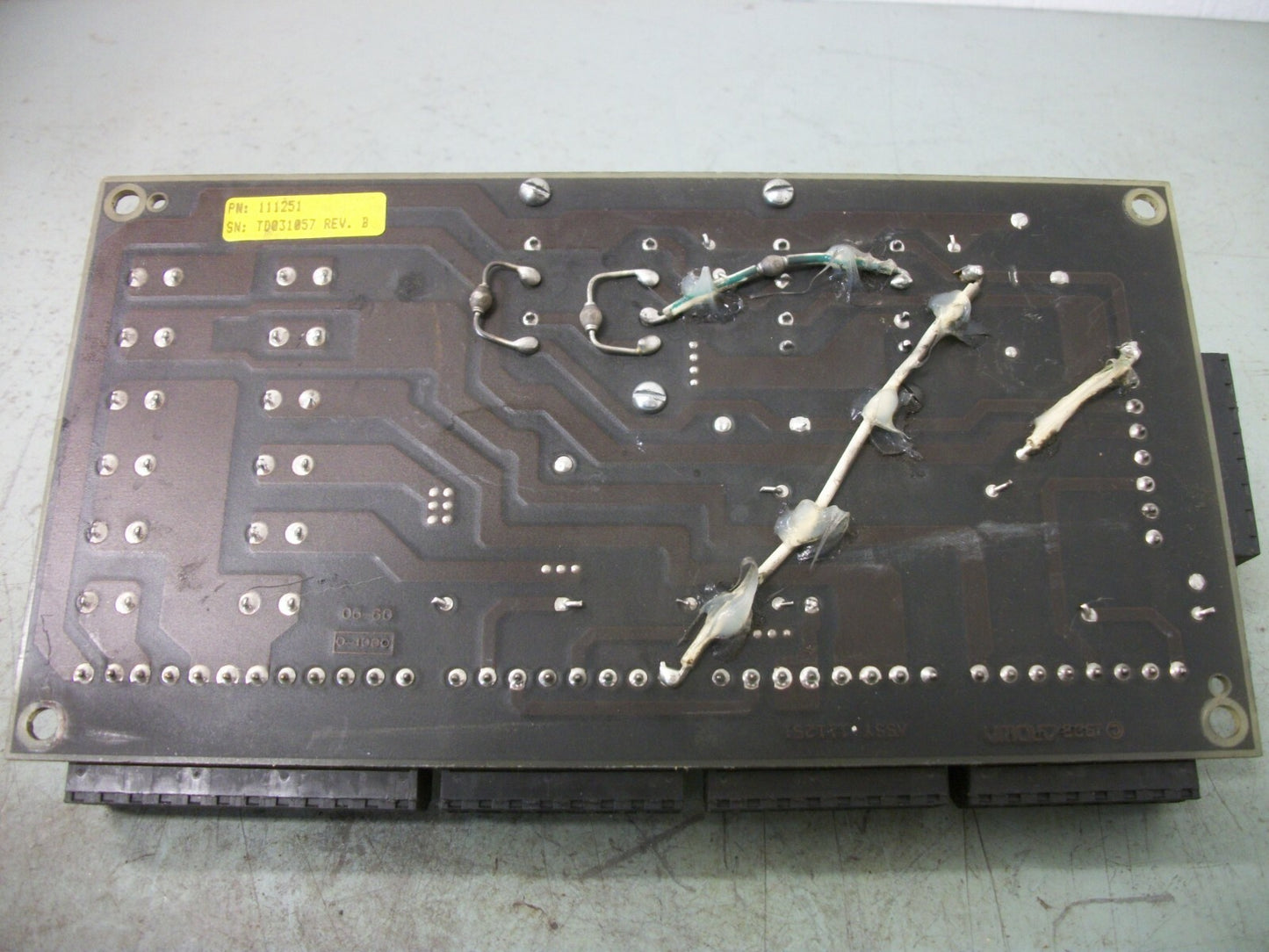 CROWN LIFT CONTROLLER DISTRIBUTION PANEL CONTROL BOARD 111251 REV B