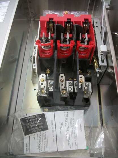 CUTLER-HAMMER DISCONNECT S.S. TYPE 4,4X DH361NWK 30AMP 600VOLT 3POLE FUSIBLE NOB