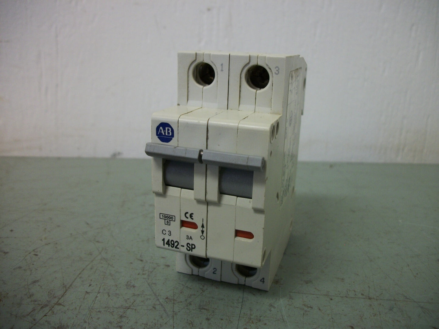 ALLEN-BRADLEY 1492-SP MINI CIRCUIT BREAKER 1492-SP2C030 3AMP 480VOLT 2POLE
