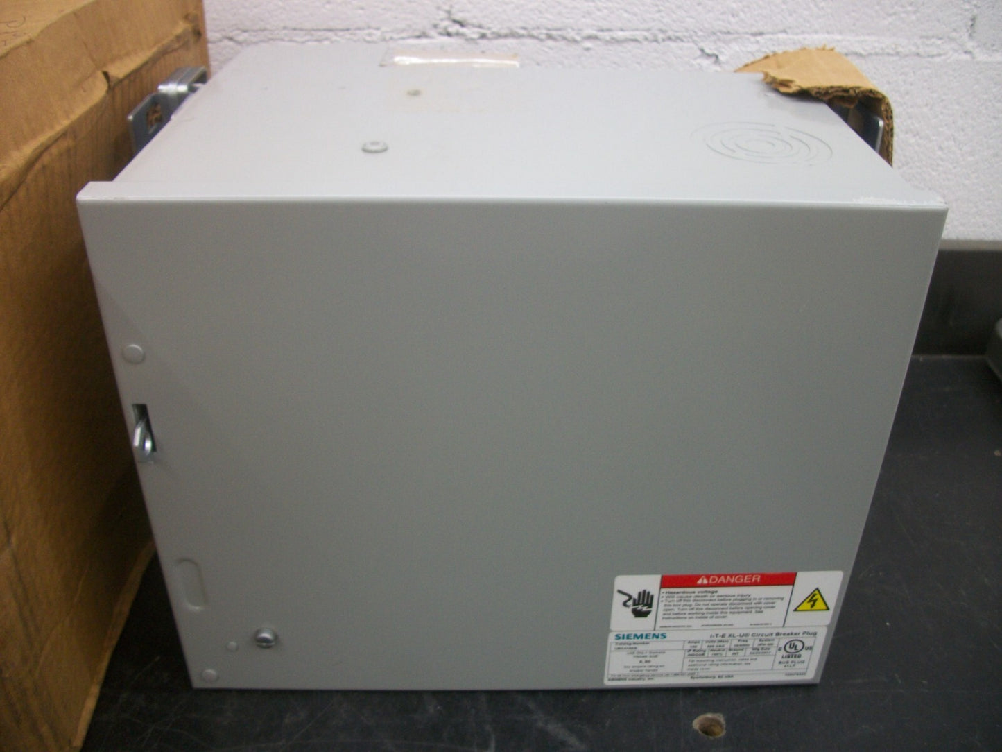 SIEMENS CIRCUIT BREAKER BUS PLUG UEC4100G 100AMP 600VOLT 4POLE 3PH NIB