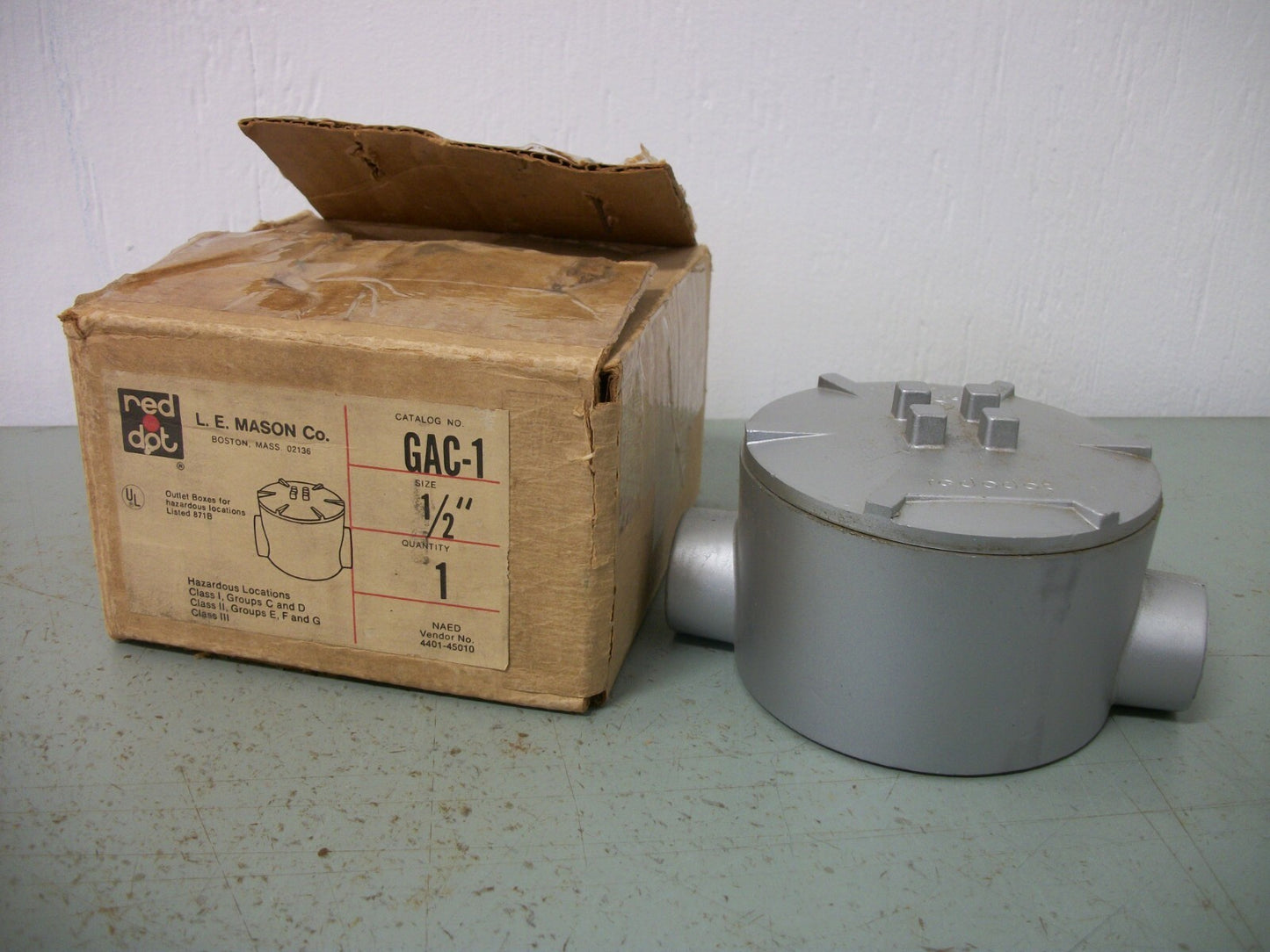 RED DOT 1/2" 2-WAY OUTLET BOX GAC1 NIB