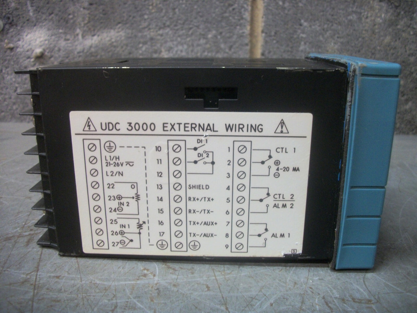 HONEYWELL UDC3000 VERSA-PRO TEMPERATURE CONTROLLER DC30EK-E-000-20-0A00-0