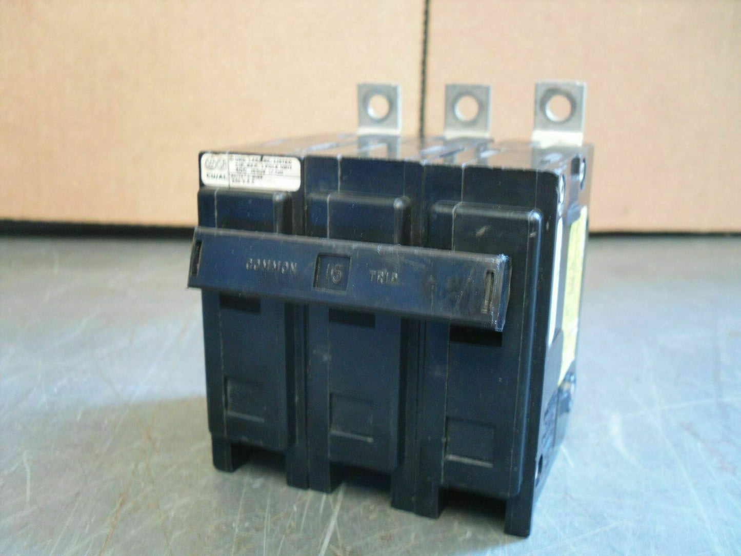 WESTINGHOUSE QBHW CIRCUIT BREAKER QBHW3015H 15AMP 240VOLT 3POLE