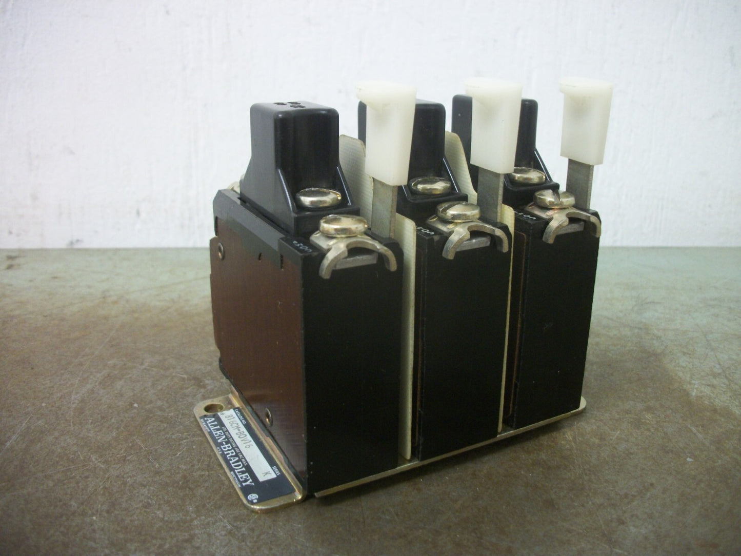 ALLEN-BRADLEY THERMAL OVERLOAD RELAY 816CM-BOV16 816CM-B0V16