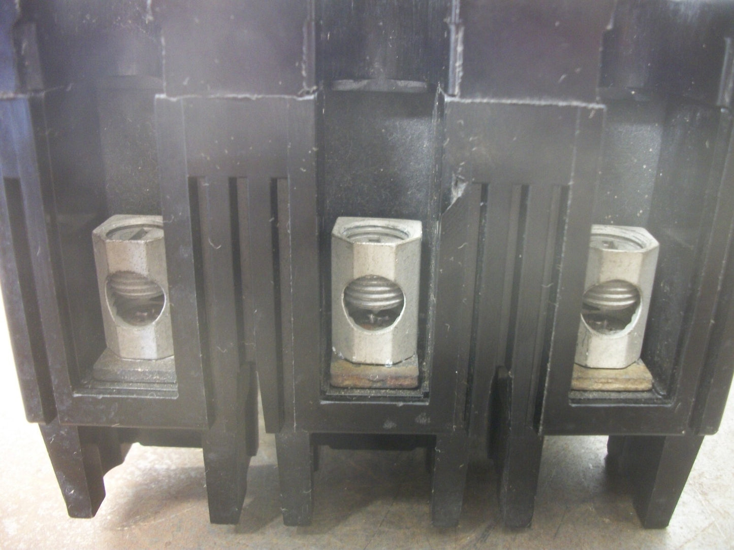 SIEMENS EE3 CIRCUIT BREAKER EE3S10000S03 100AMP 240VOLT 3POLE W/SHUNT&AUX NOB