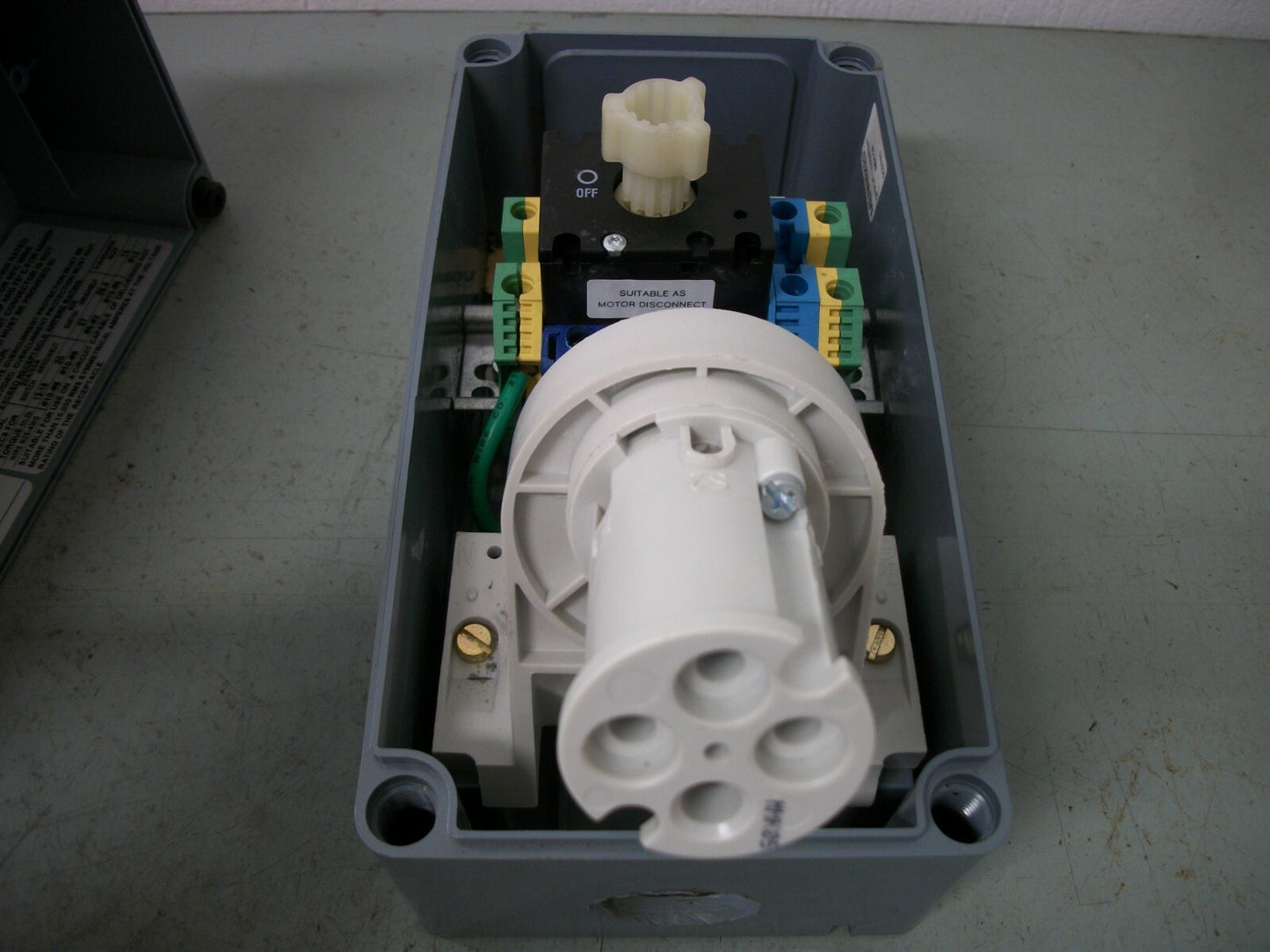 MENNEKES PIN & SLEEVE SWITCHED INTERLOCK RECEPTACLE ME420MI12 20AMP 125/250VOLT