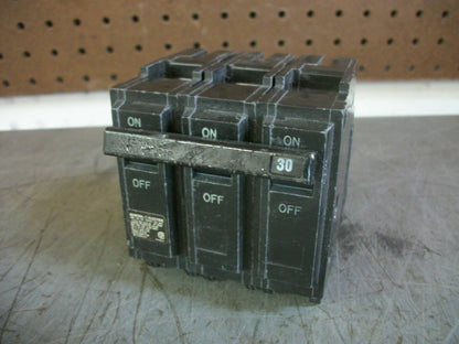 GE THQL CIRCUIT BREAKER THQL32030 30AMP 240VOLT 3POLE OLD