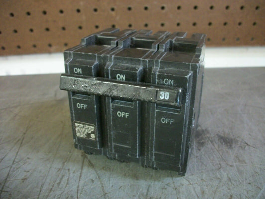 GE THQL CIRCUIT BREAKER THQL32030 30AMP 240VOLT 3POLE OLD
