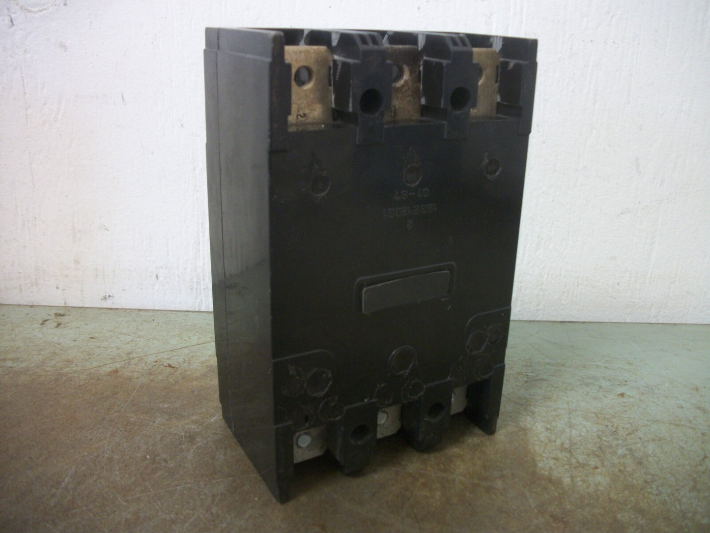 GE THQD CIRCUIT BREAKER THQD32200 200AMP 240VOLT 3POLE
