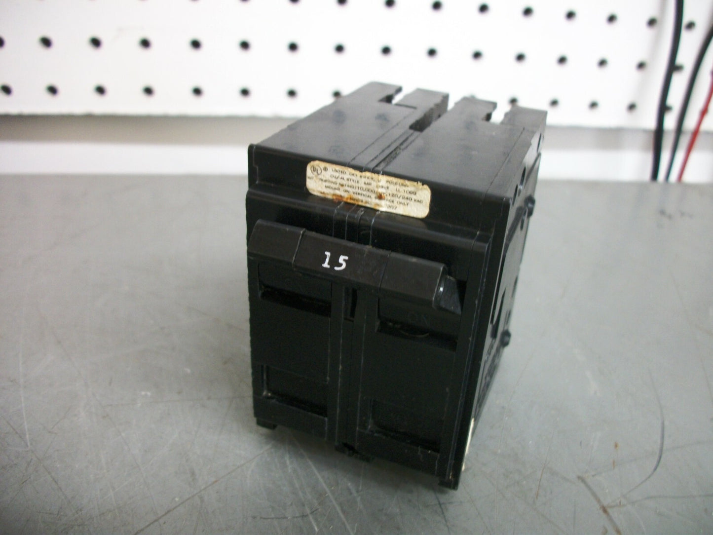 CROUSE-HINDS MP CIRCUIT BREAKER MP215 15AMP 240VOLT 2POLE