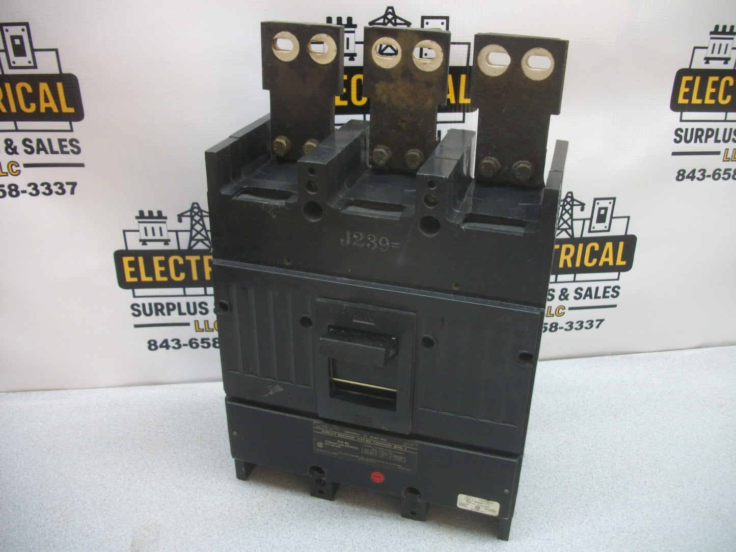 GE TJD CIRCUIT BREAKER TJD432300 300AMP 240VOLT 3POLE W/HARDWARE