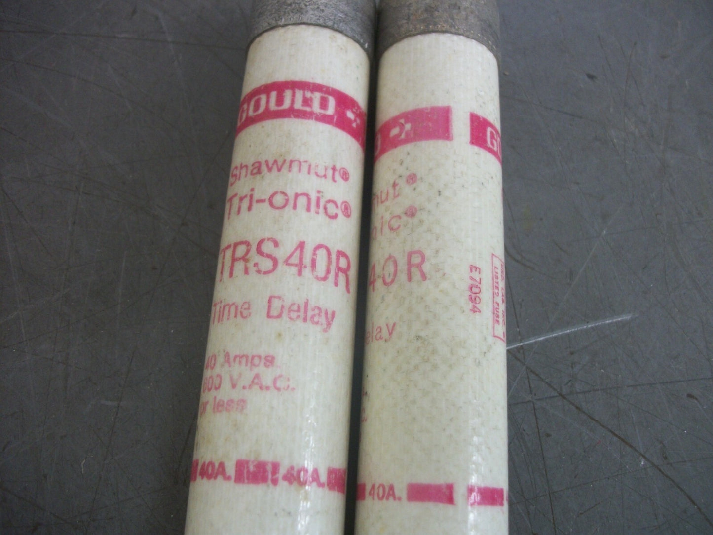 GOULD SHAWMUT LOT OF 2 TRI-ONIC FUSES TRS40R 40AMP 600VOLT NOB
