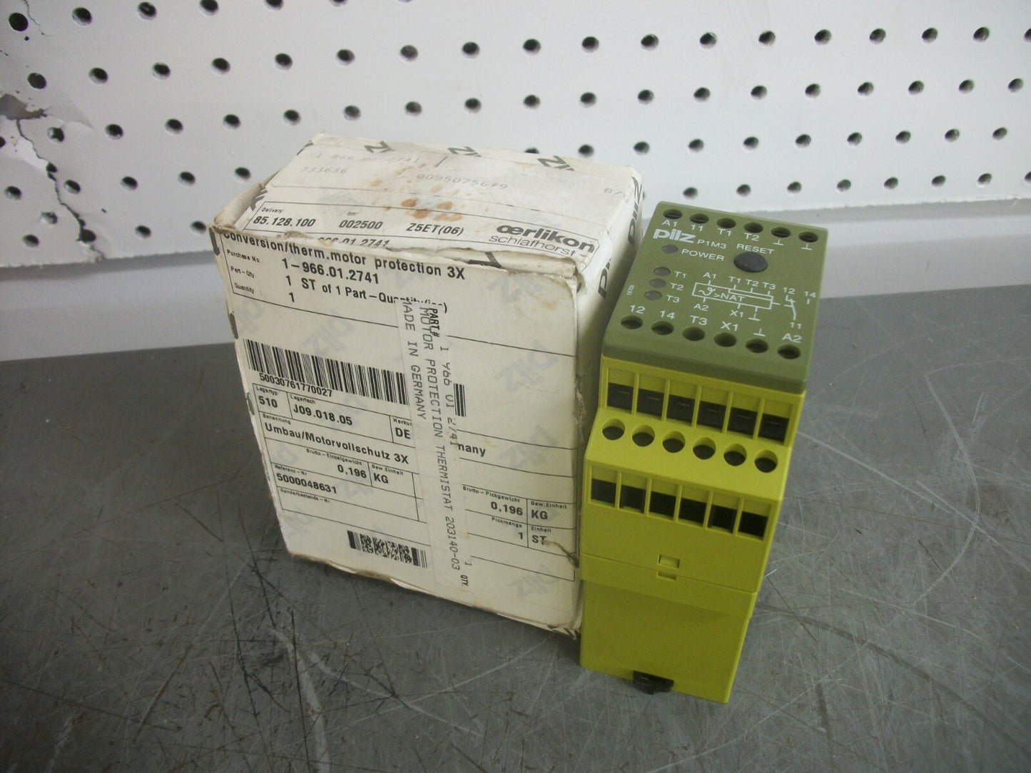 PILZ P1M3 SAFETY RELAY P1M3/24VDC/1U 3.3KOHM 24VDC 3WATT NIB