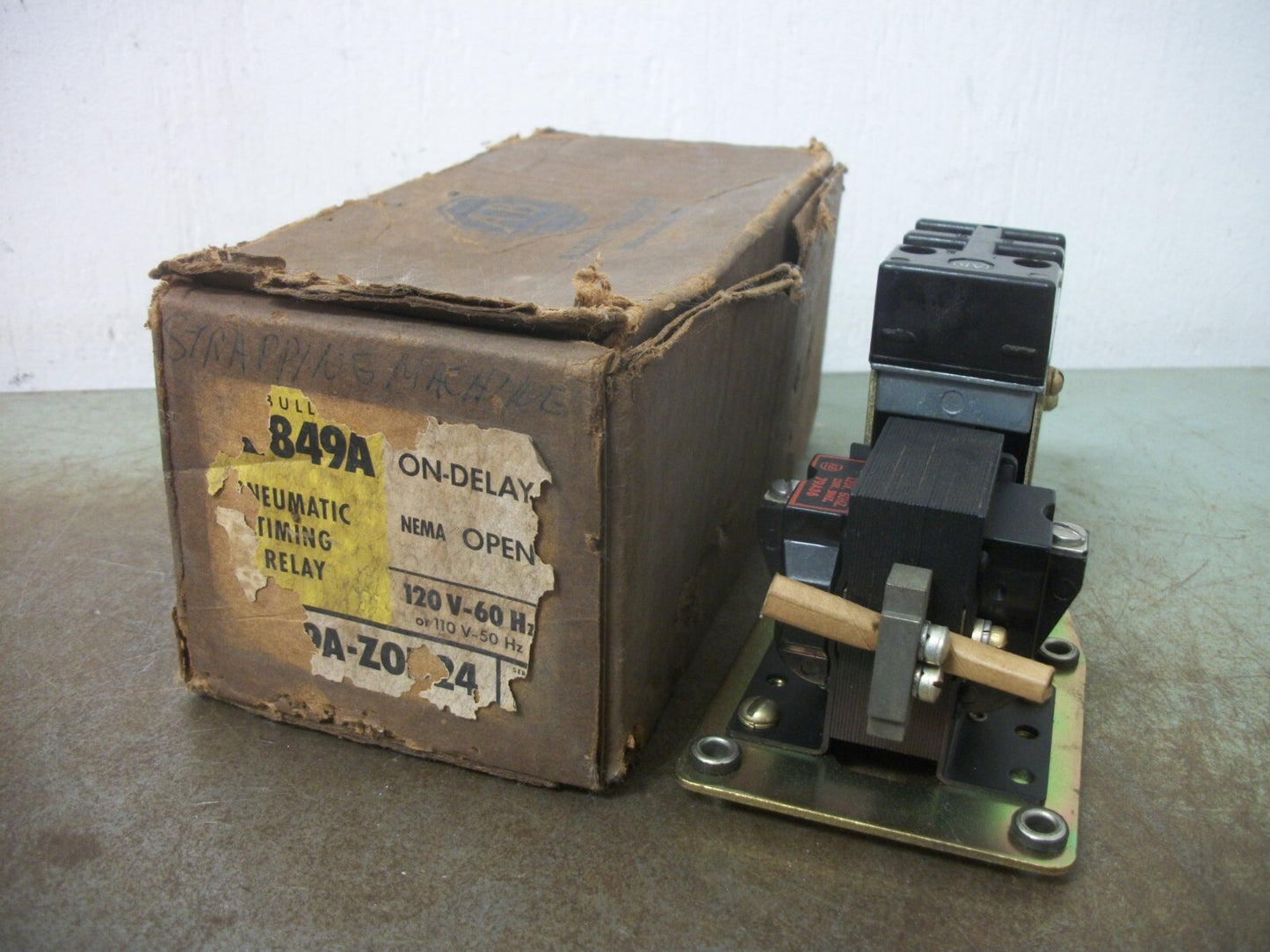 ALLEN-BRADLEY PNEUMATIC TIMING RELAY 849A-ZOD24 849A-Z0D24 120VCOIL NIB