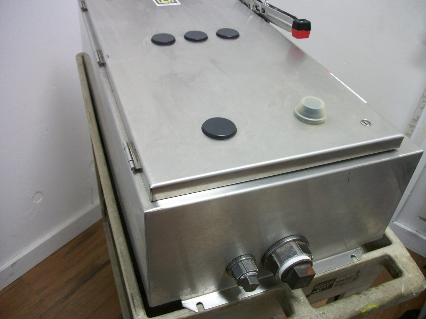 SQUARE D DISCONNECTOR/BREAKER SS ENCLOSURE ONLY TYPE 4,4X 30AMP 600VOLT