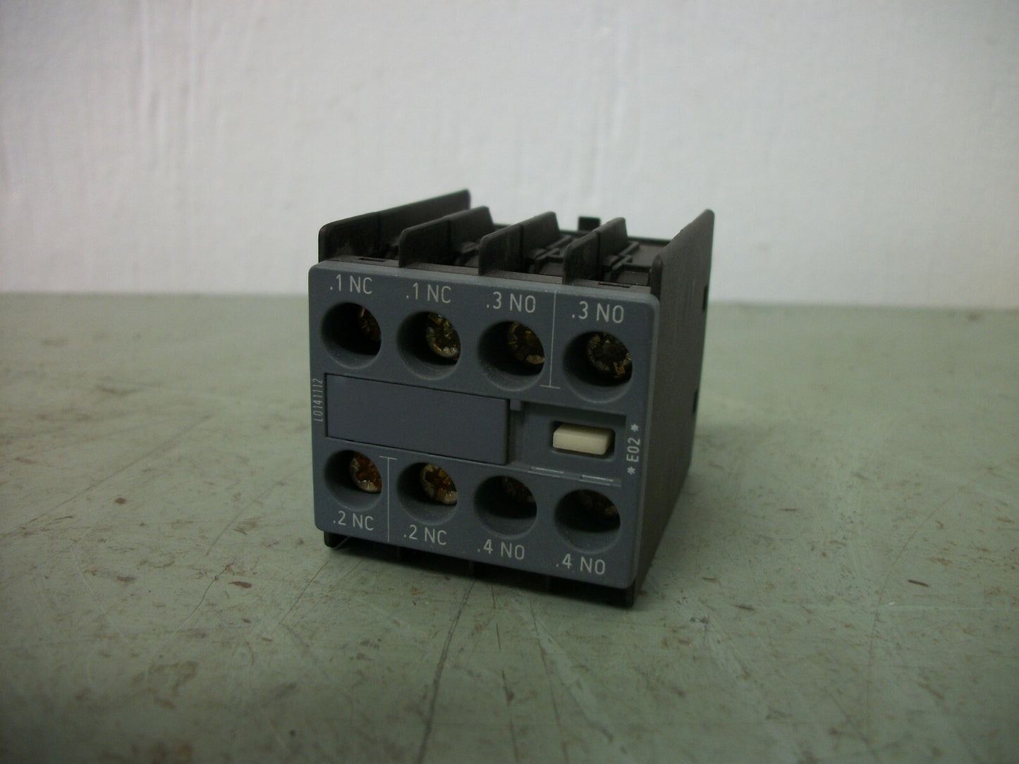 SIEMENS 2N.C 2N.O AUXILIARY CONTACT BLOCK 3RH2911-1HA22