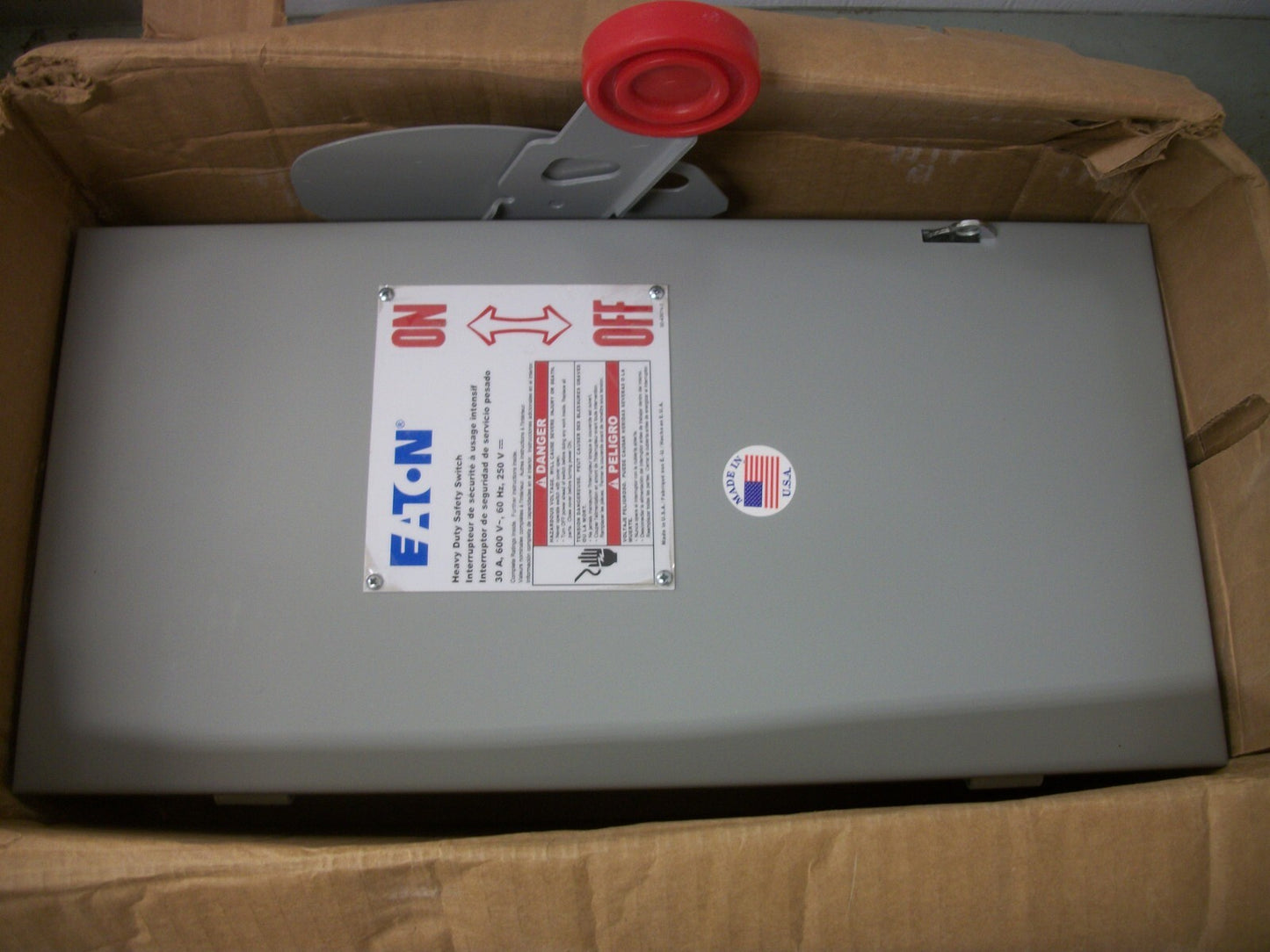 CUTLER-HAMMER DISCONNECT TYPE 1 DH361UGK 30AMP 600VOLT 3POLE NON-FUSIBLE NIB