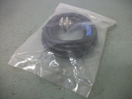 KEYENCE PROXIMITY SWITCH SENSOR EZ-18M NEW