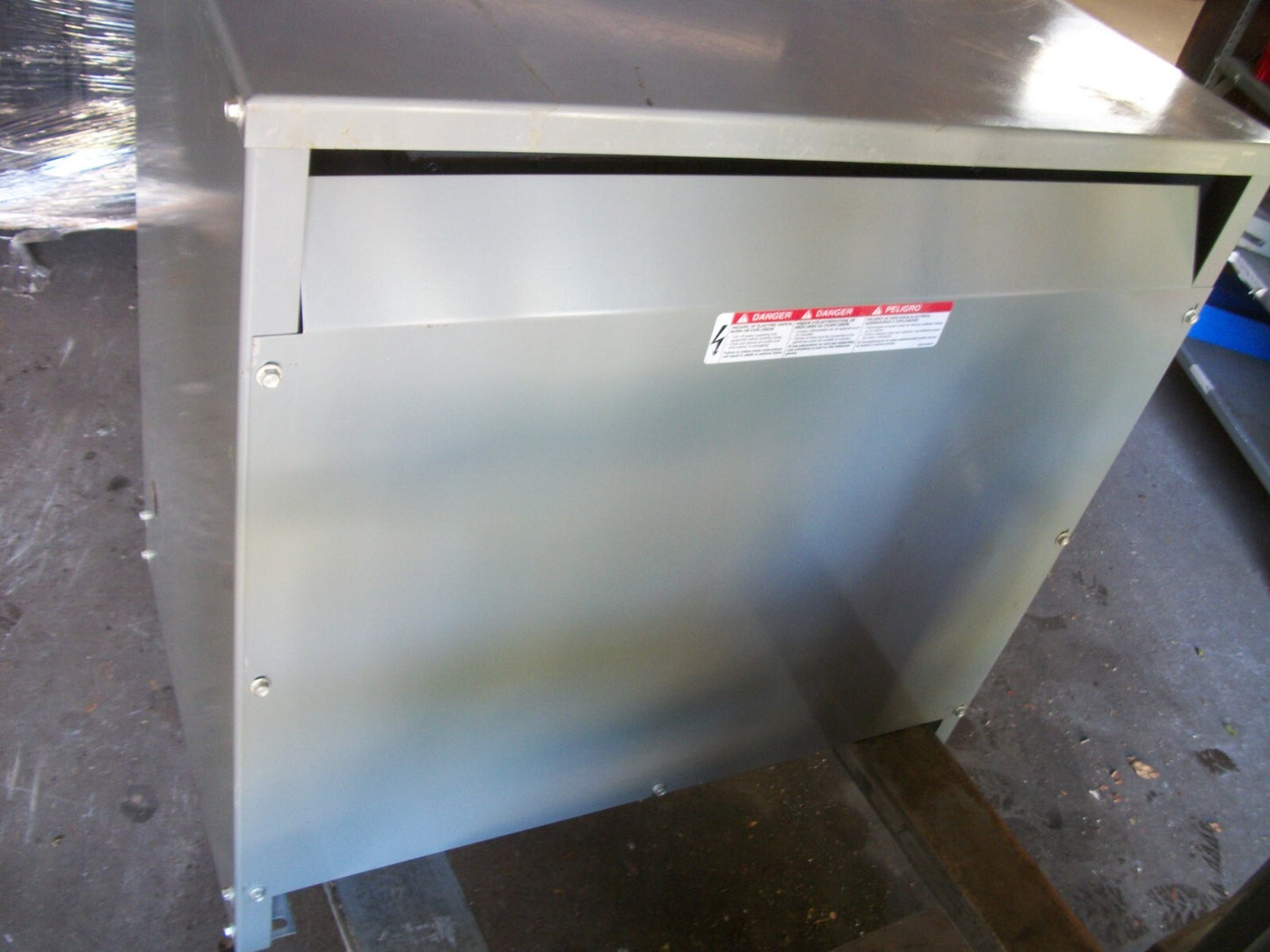 SQUARE D 45KVA 3PH TRANSFORMER 45T1814HFISNL HV 480 LV 480Y/277