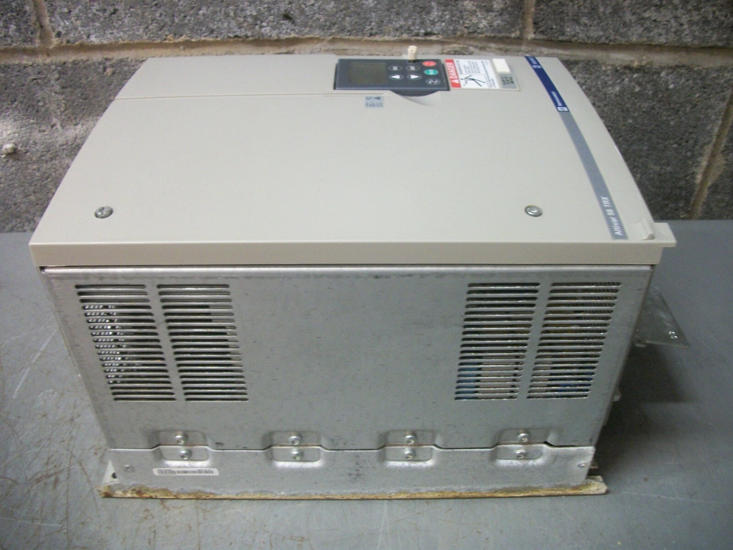 TELEMECANIQUE ALTIVAR 58 TRX AC DRIVE ATV58HD12N4ZU 460VOLT 3PH 17.6AMP