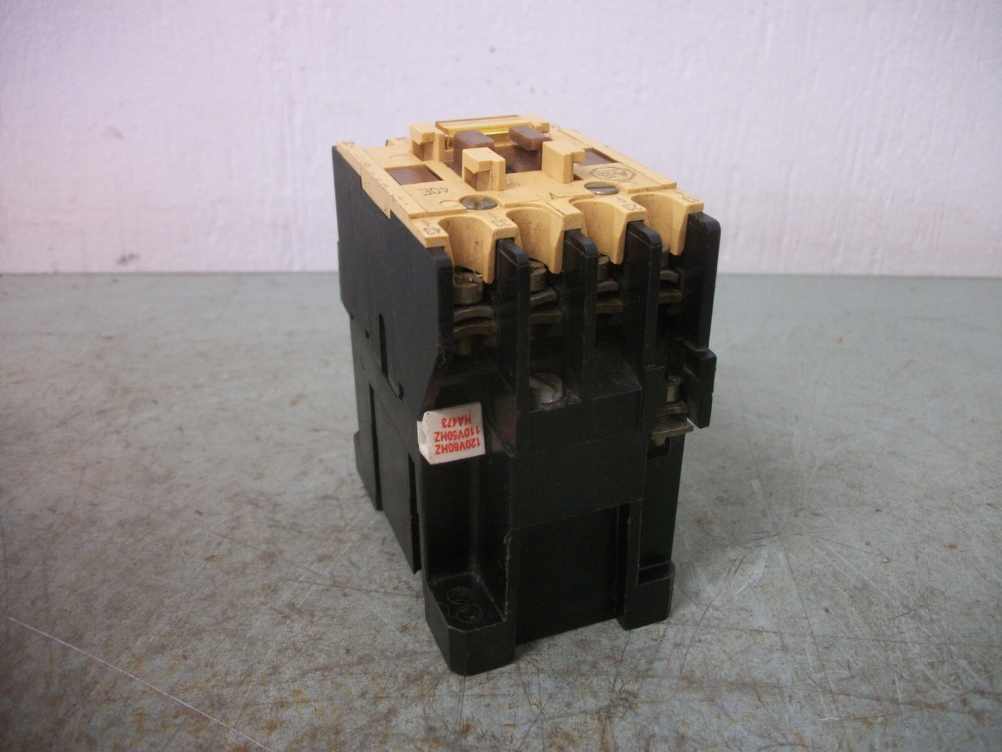 ALLEN-BRADLEY CONTROL RELAY 700-F400A1 60AMP 120VCOIL 600VOLT