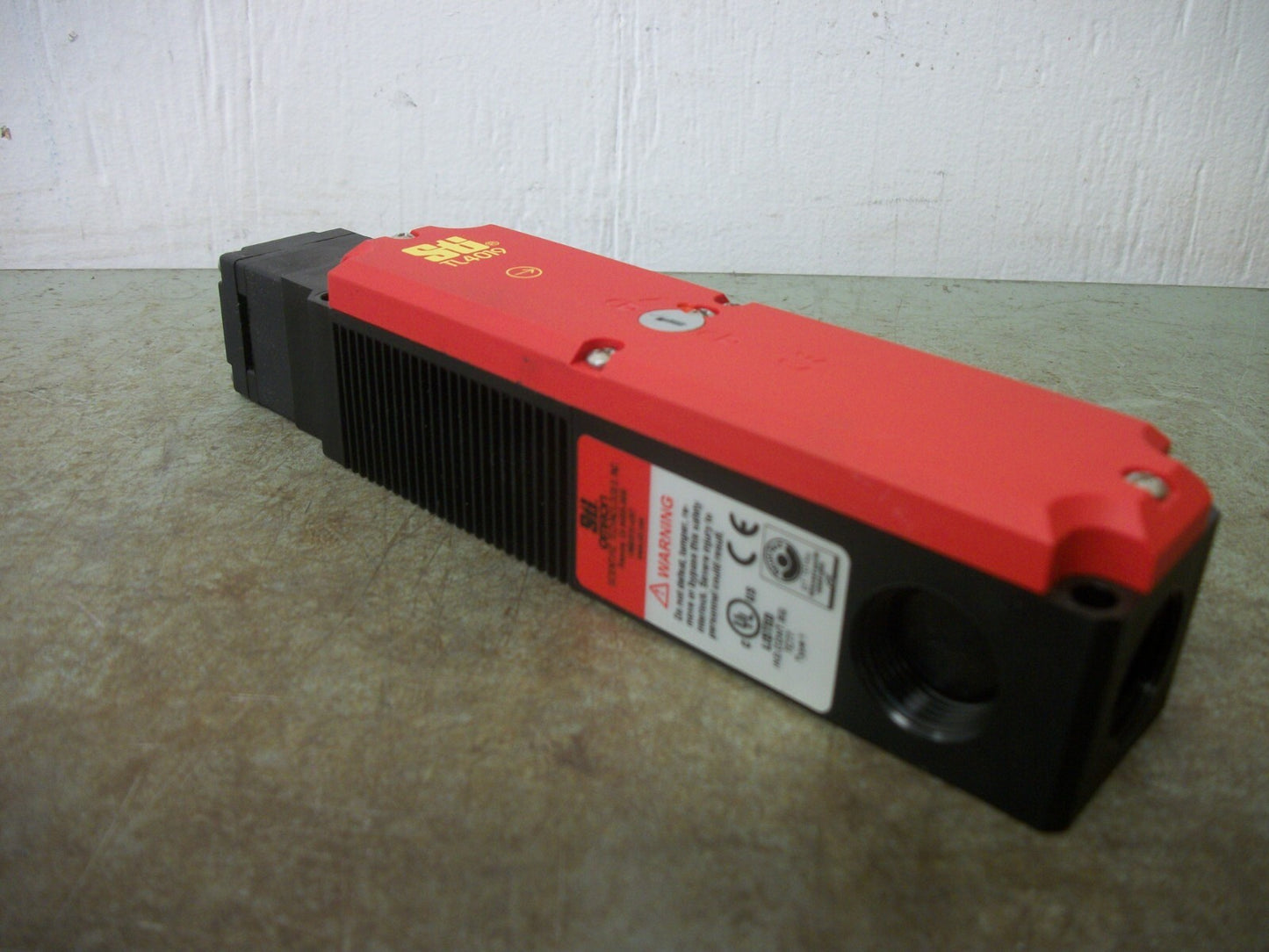 OMRON STI SAFETY SWITCH TL4019-30241RR NOB