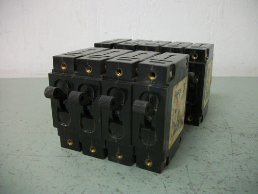 CARLINGSWITCH LOT OF 9 CIRCUIT BREAKERS CA1-X0-02-018-121-C 30AMP 277VOLT 1POLE