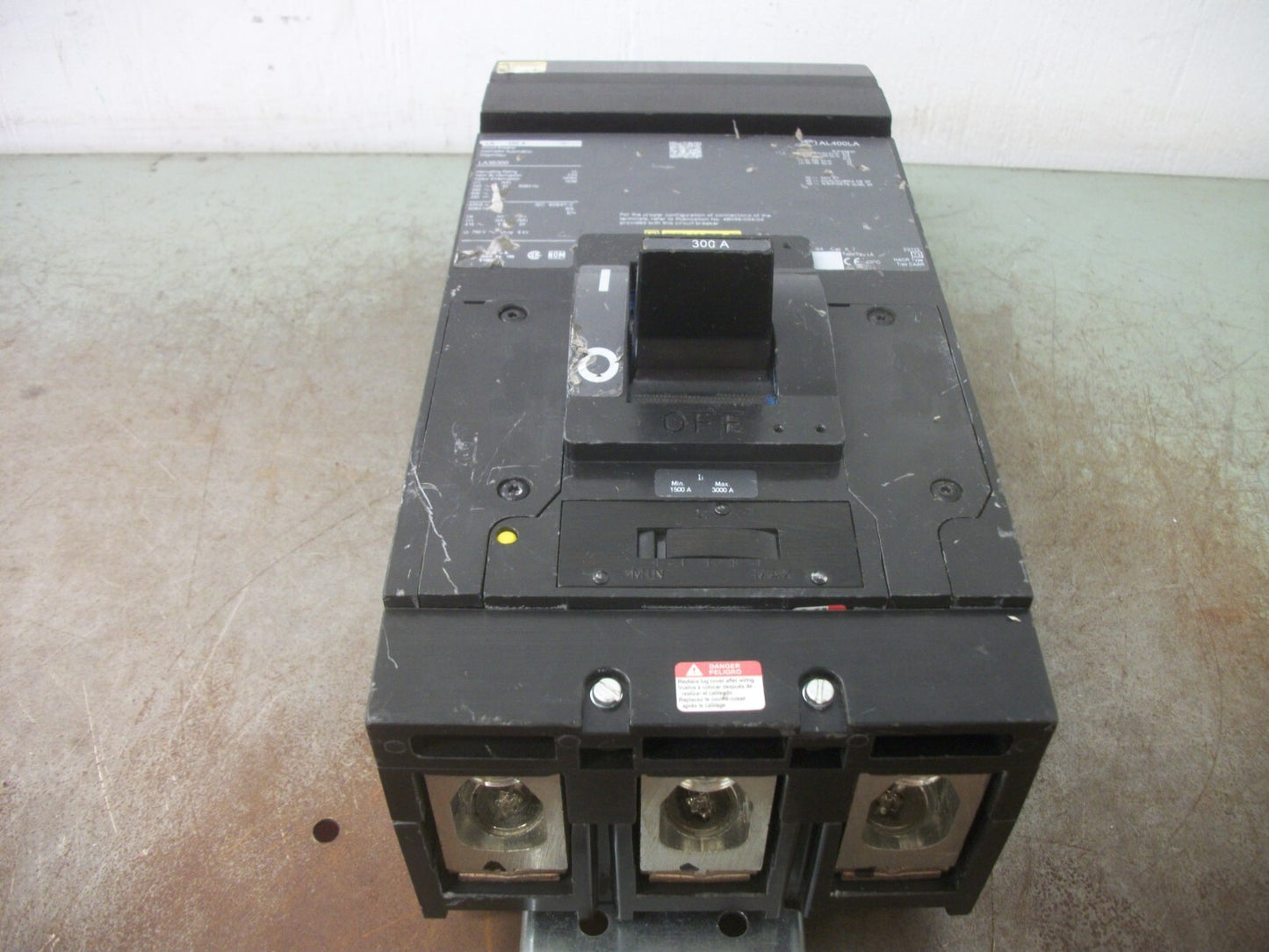 SQUARE D I-LINE LA CIRCUIT BREAKER LA36300 300AMP 600VOLT 3POLE GREEN