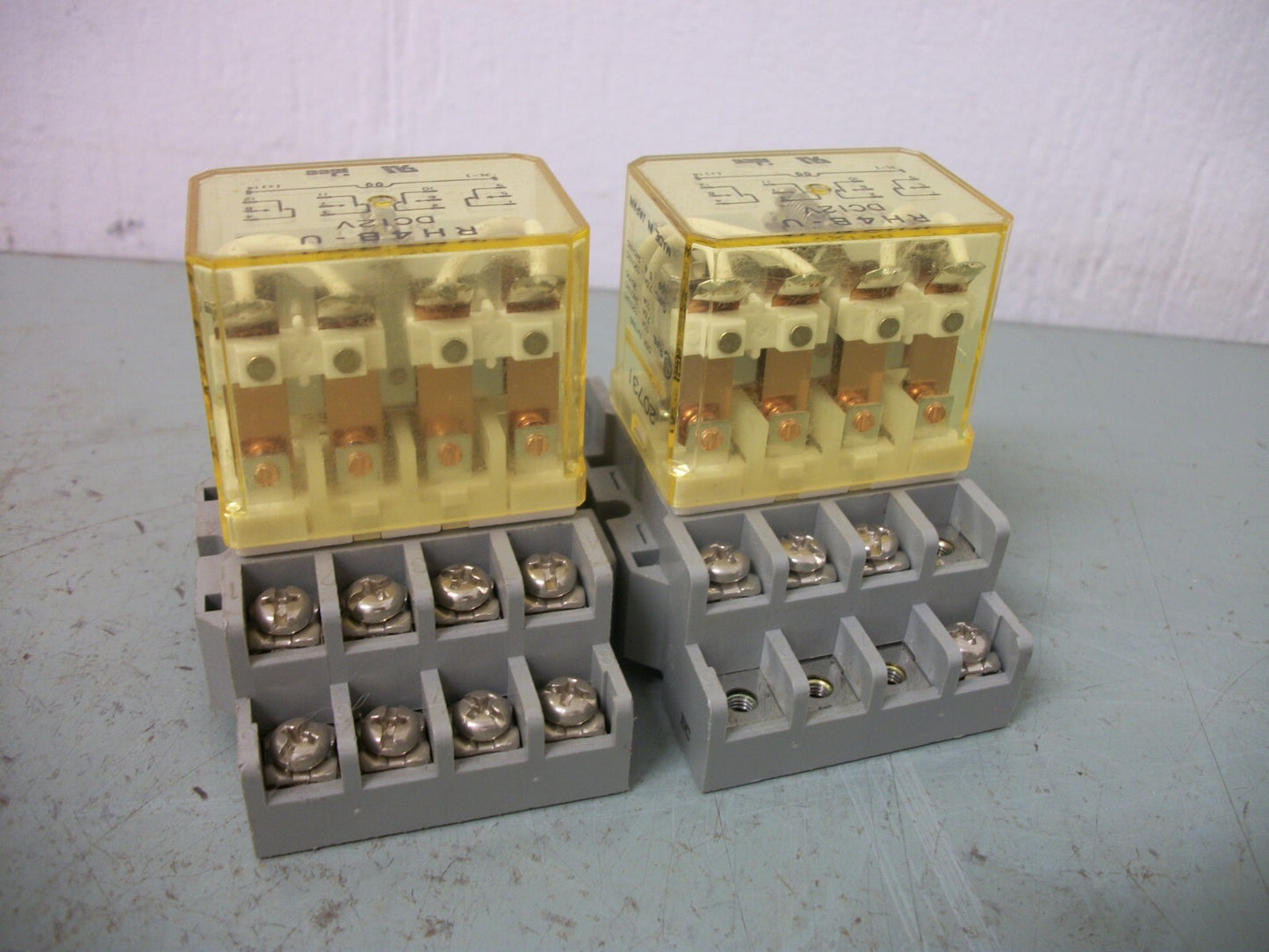IDEC LOT OF 2 4PDT PLUG IN RELAYS RH4B-U 12VCOIL 10AMP