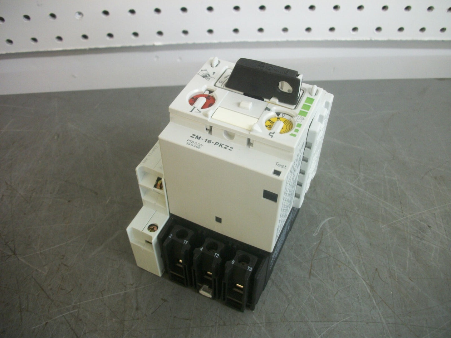 KLOCKNER-MOELLER PKZ2 MOTOR PROTECTOR CIRCUIT BREAKER ZM-16-PKZ2 10-16AMP