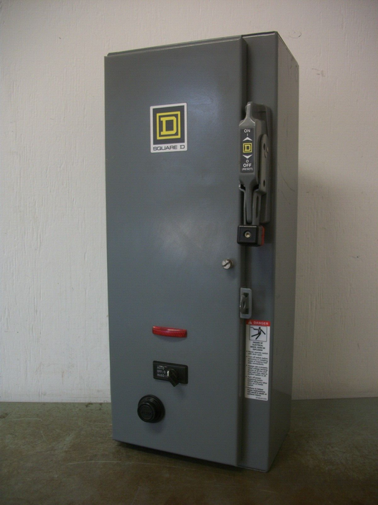 SQUARE D STARTER COMBO SIZE 0 8536SBO2H20S 120VCOIL 30AMP FUSIBLE MOTORLOGIC NOB