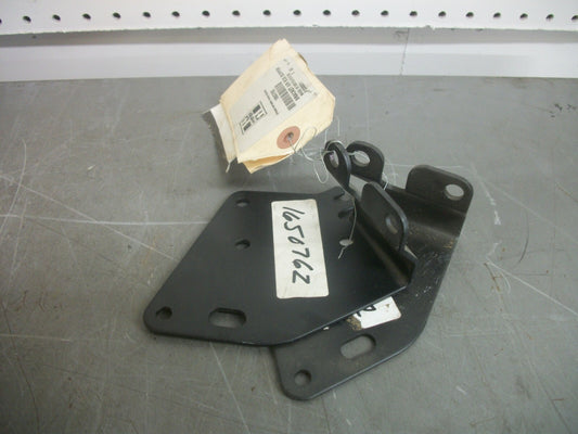 HYSTER LOT OF 2 AIR BOX SUPPORT BRACKETS 1650762 NEW