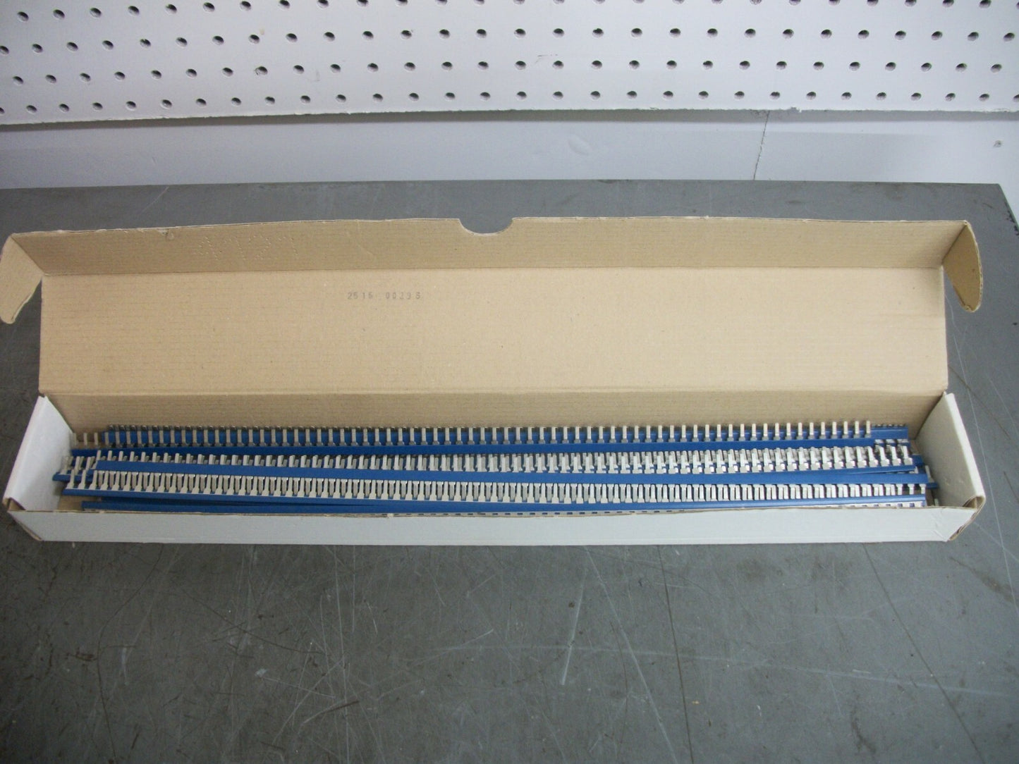 TELEMECANIQUE BOX OF 19 70POLE BLUE COMMONING LINKS AB1ALD100B NIB