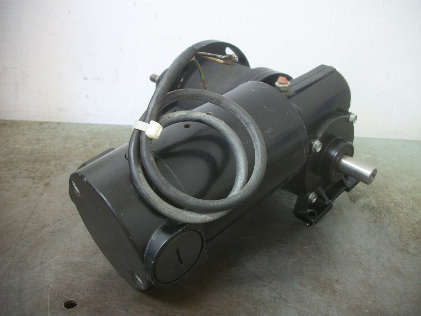 BODINE 1/8HP 40:1 RATIO DC GEARMOTOR 32A5BEPM-5F 130VDC 62RPM