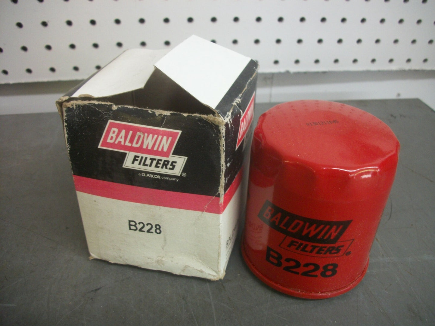 BALDWIN OIL FILTER B228 NIB