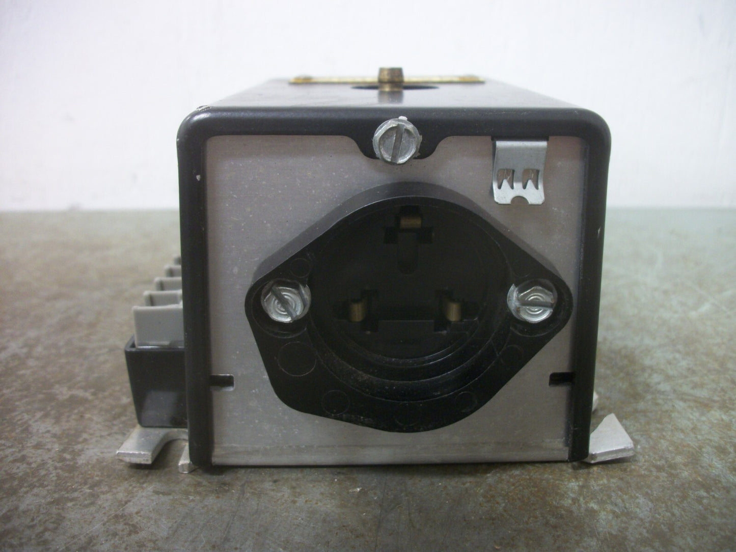 ROBERTSHAW IGNITION CONTROL MODULE SP750-909 24VAC 0.8AMP 1/8" SPARK GAP NOB