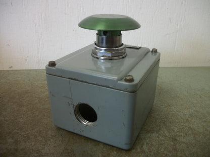 ALLEN-BRADLEY C-H GREEN MOMENTARY JUMBO MUSHROOM PUSHBUTTON 10250T33G